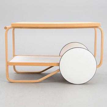 A mid 20th century tea trolley model 98 for Artek.