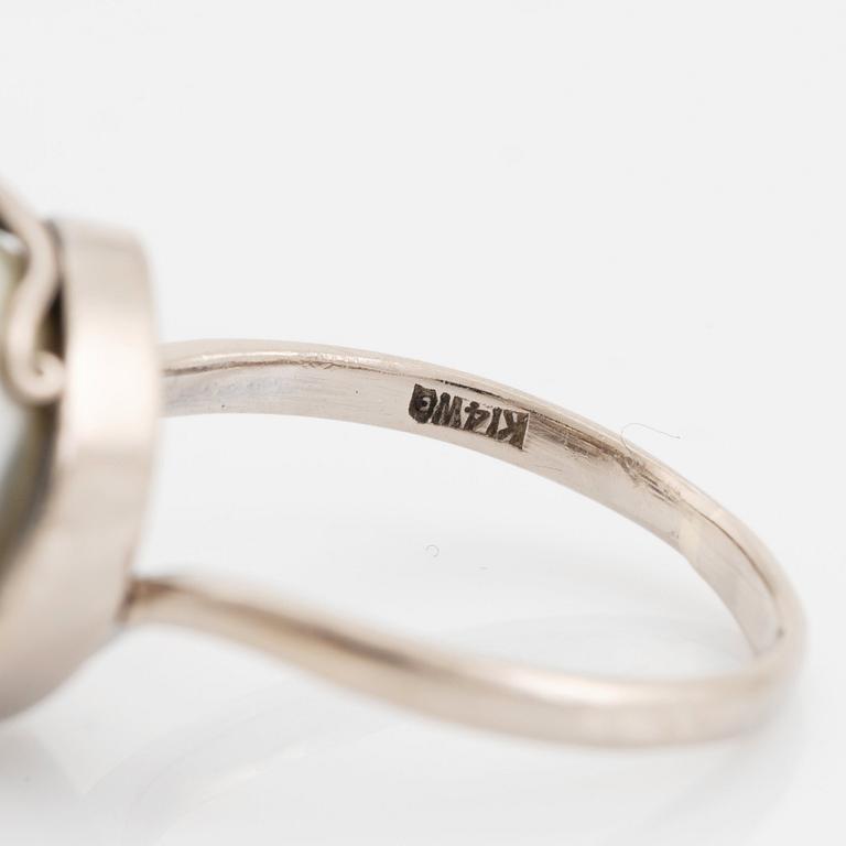 Ring 14K guld med en pärla.