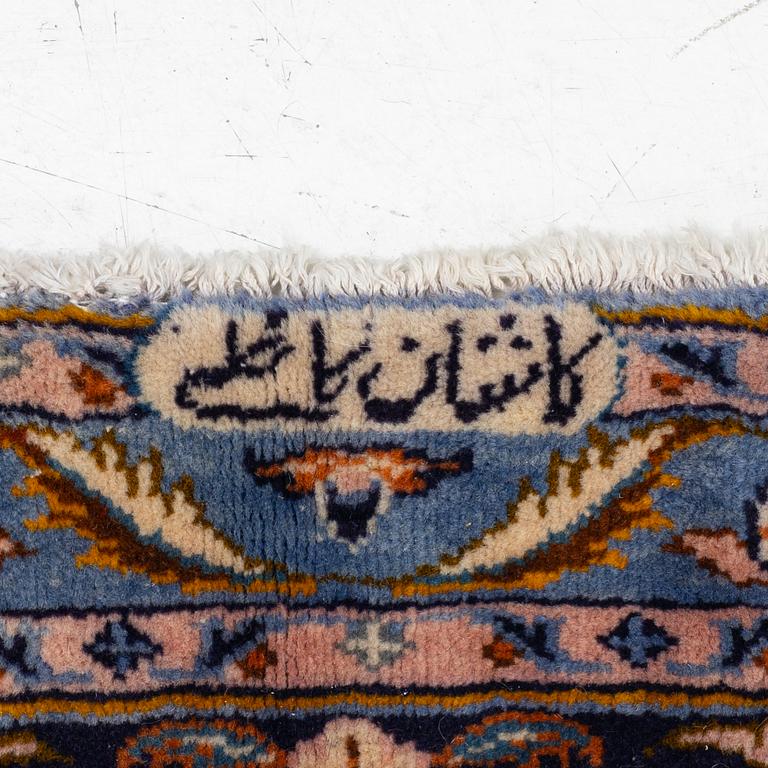 Matta, Keshan, ca 415 x 315 cm.