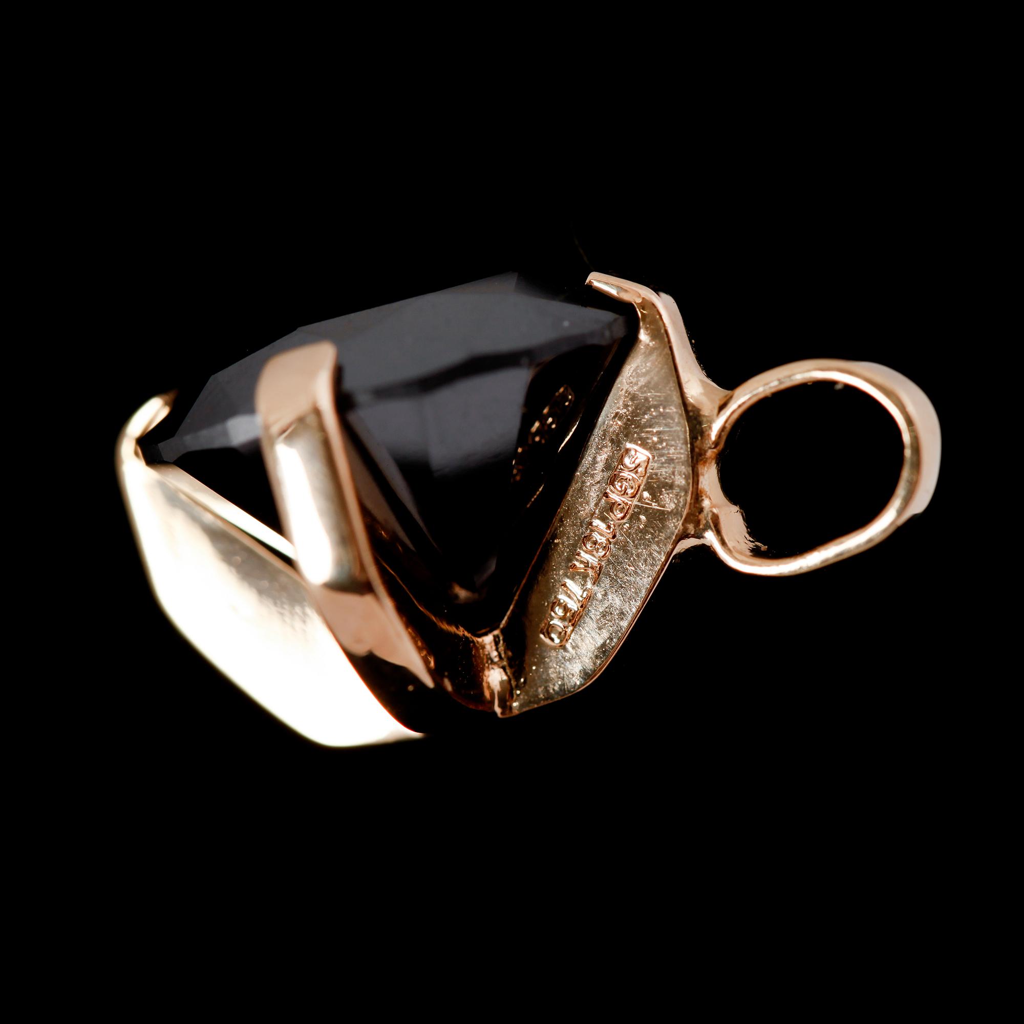 HÄNGE, 18 k guld, svart briljantslipad diamant 8.19 ct.