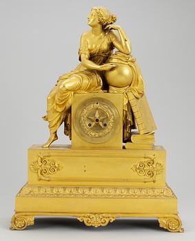 464. BORDSPENDYL. Fransk senempire, 1820-40-tal.