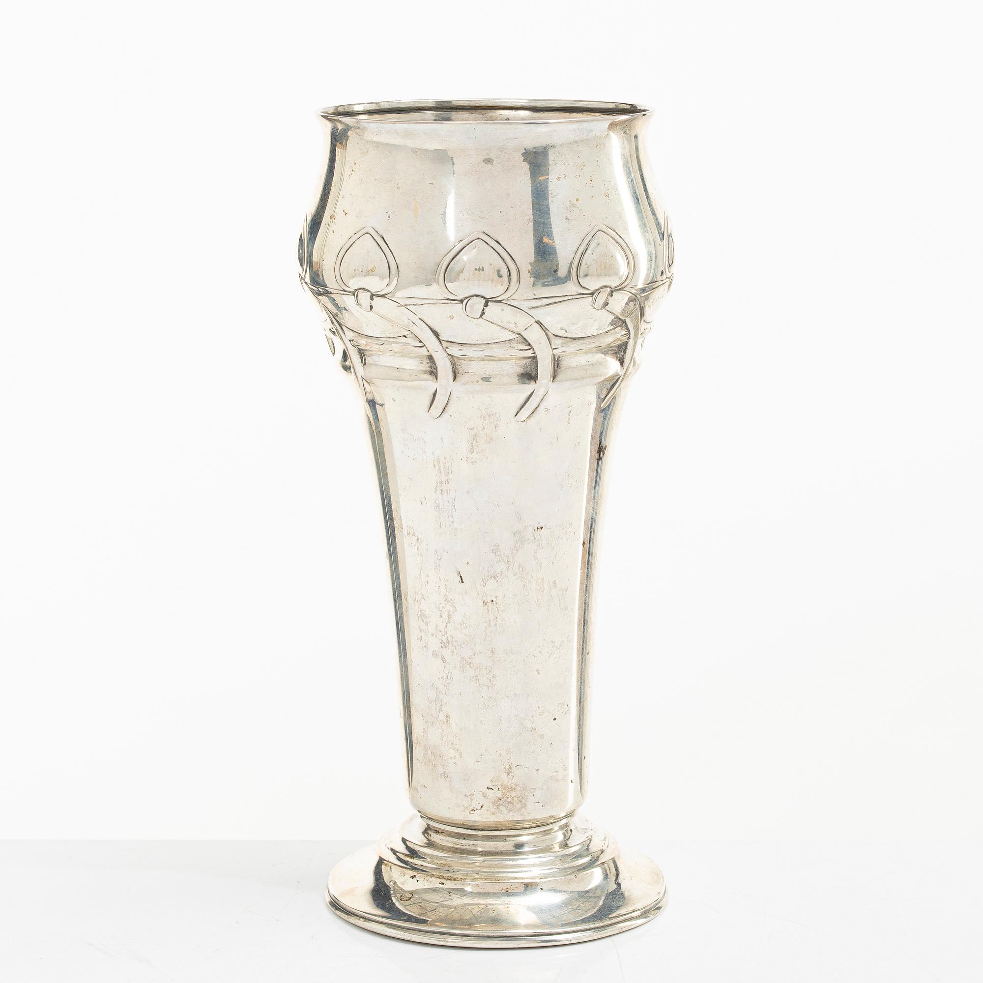 An art Nouveau, silver vase, GAB, 1913.