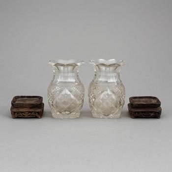 VASER, ett par, glas. Kina för europeisk marknad. 1900-tal.