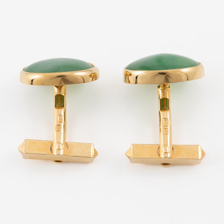 Manschettknappar, ett par, K.Torndals, 18K guld med cabochonslipad jadeit.