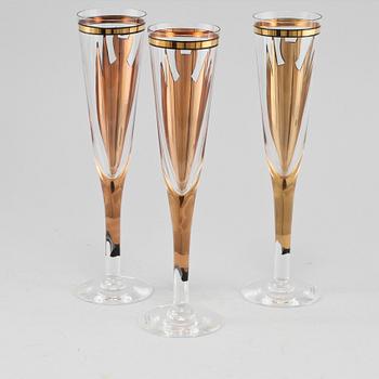 CHAMPAGNESTRUTAR, 3 st, glas, "Goldie", Ulrica Hydman Vallien, Kosta Boda, 1900-talets andra hälft.