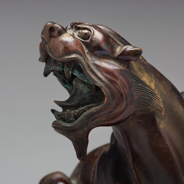 FIGURIN, brons. Mytologiskt djur, 1600-tal.