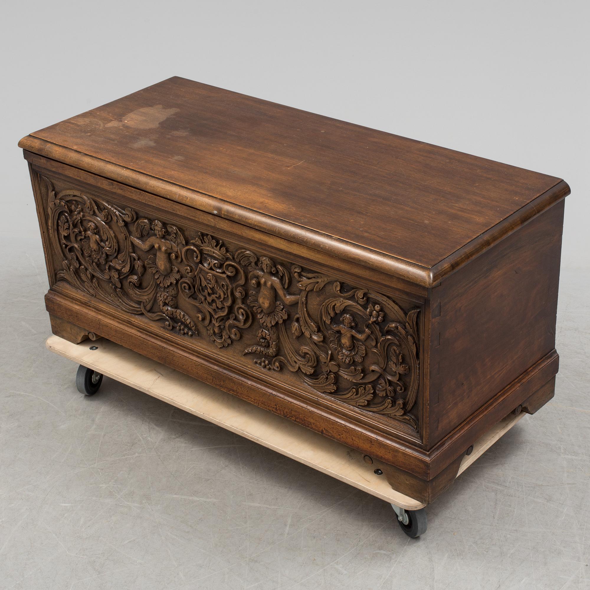 A first half of the 20th century box.