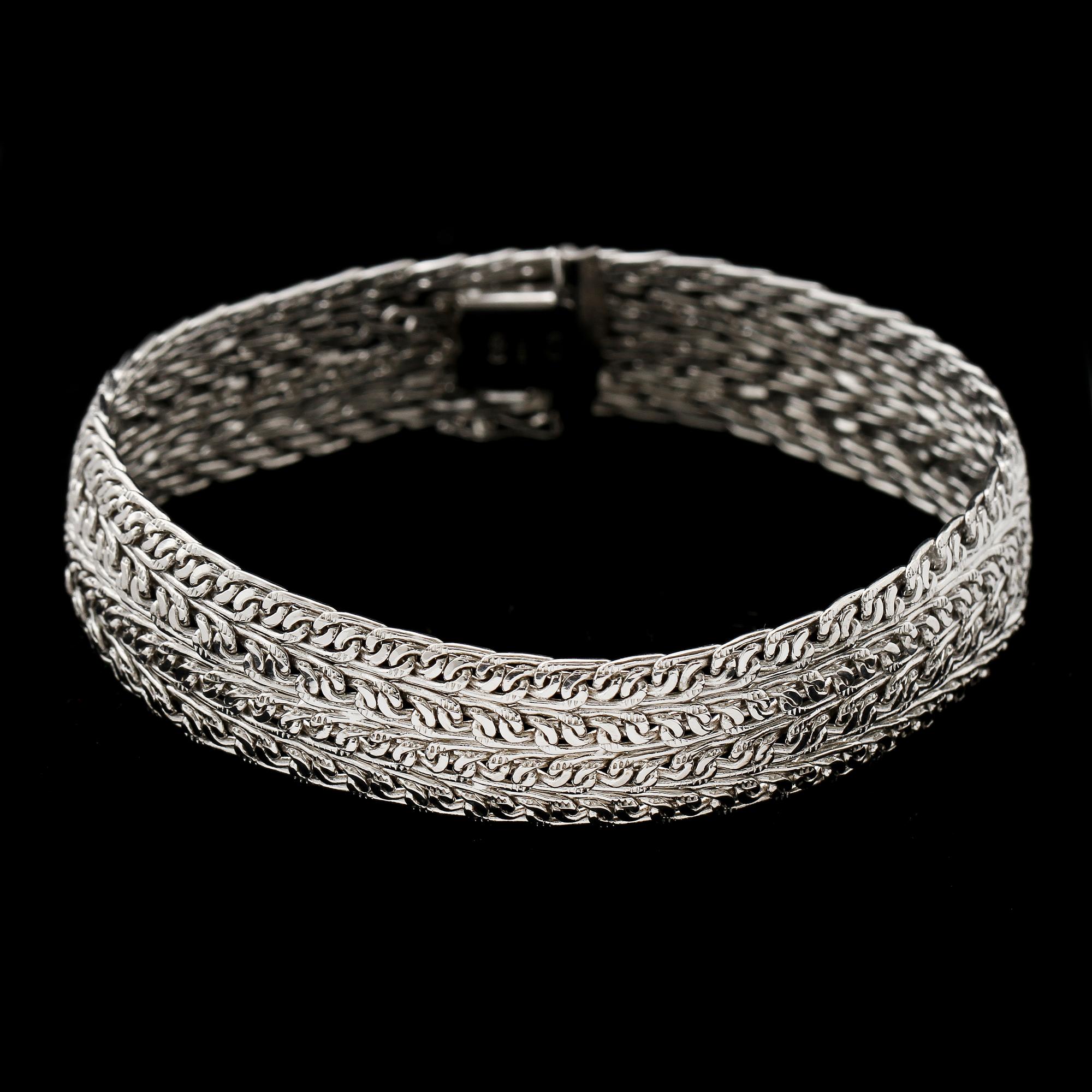 ARMBAND, 18k vitguld, Uno A Erre, Italien, 1900-talets senare hälft. Vikt 30 g.