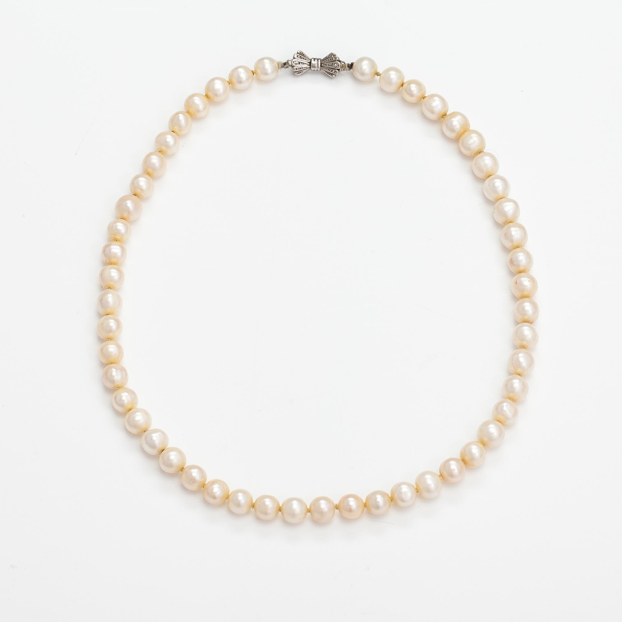 Pärlcollier, odlade pärlor, 14K vitguld, diamanter ca 0.01 ct tot.