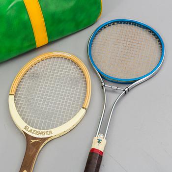 SPORTBAG "BJÖRN BORG PLAYS DONNAY" and two tennis racket, 1970's.