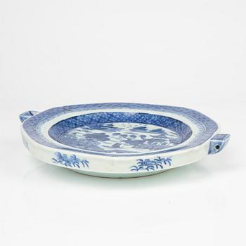 A blue and white hot water dish, Qing dynasty, 19th Century.