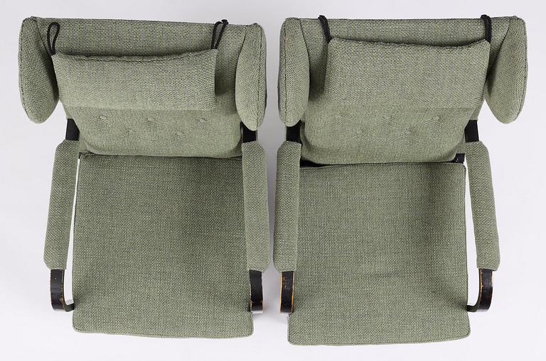 Kooperativa Förbundets Arkitektkontor, a pair of armchairs, executed by Gemla, Diö, 1930s.