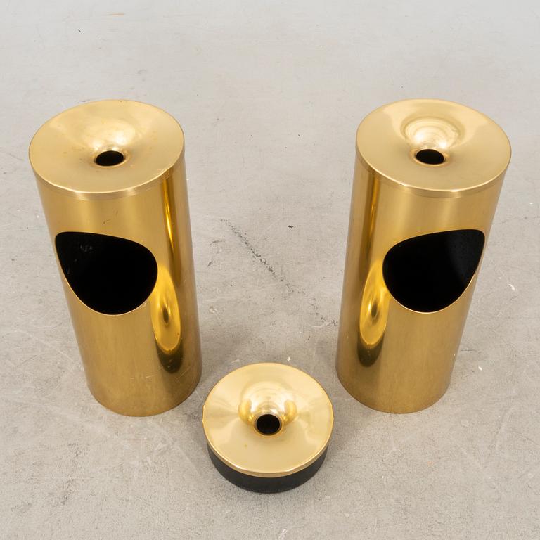 2 wastebaskets with 3 ashtray parts. Second half of the 20th century.