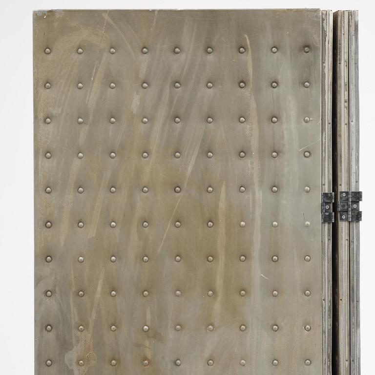 Mats Theselius, a "Rörligt objekt" room divider, Källemo, Värnamo post 1989.