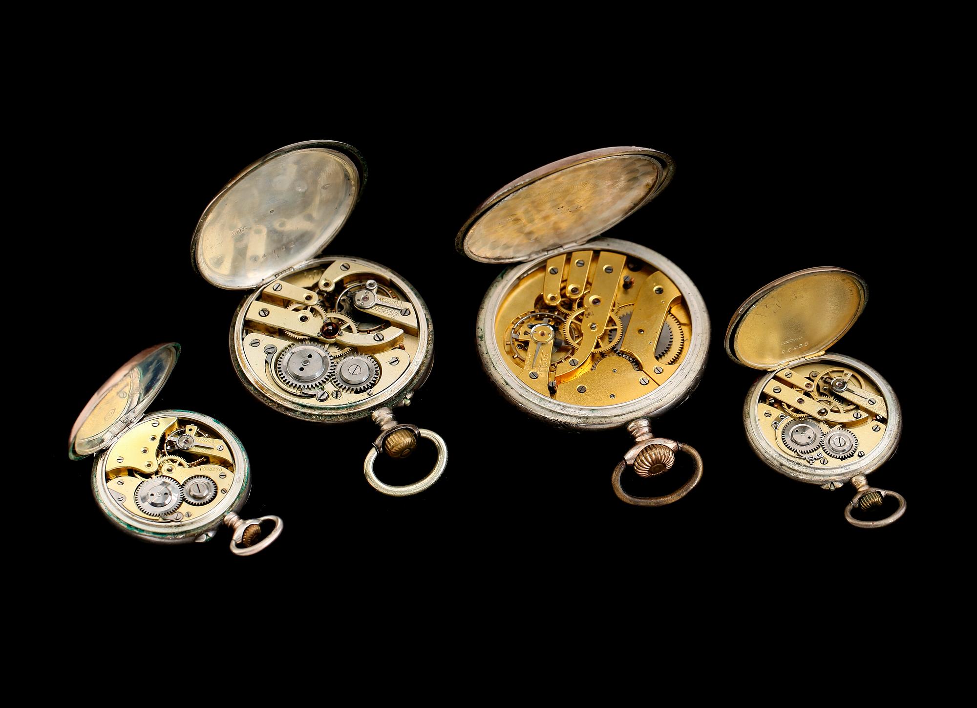 FICKUR, 4 st, silver, 1900-talets första  hälft.