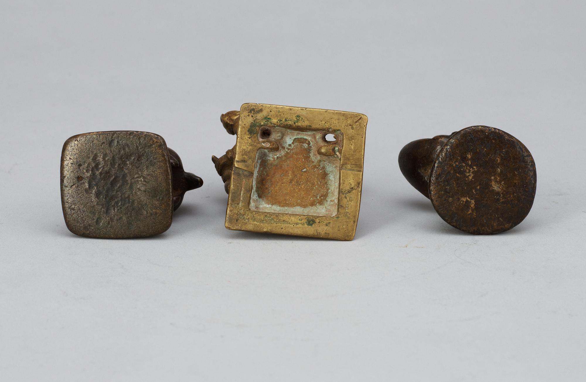 FIGURINER, 3 st, brons. Qing dynastin (1644-1914).