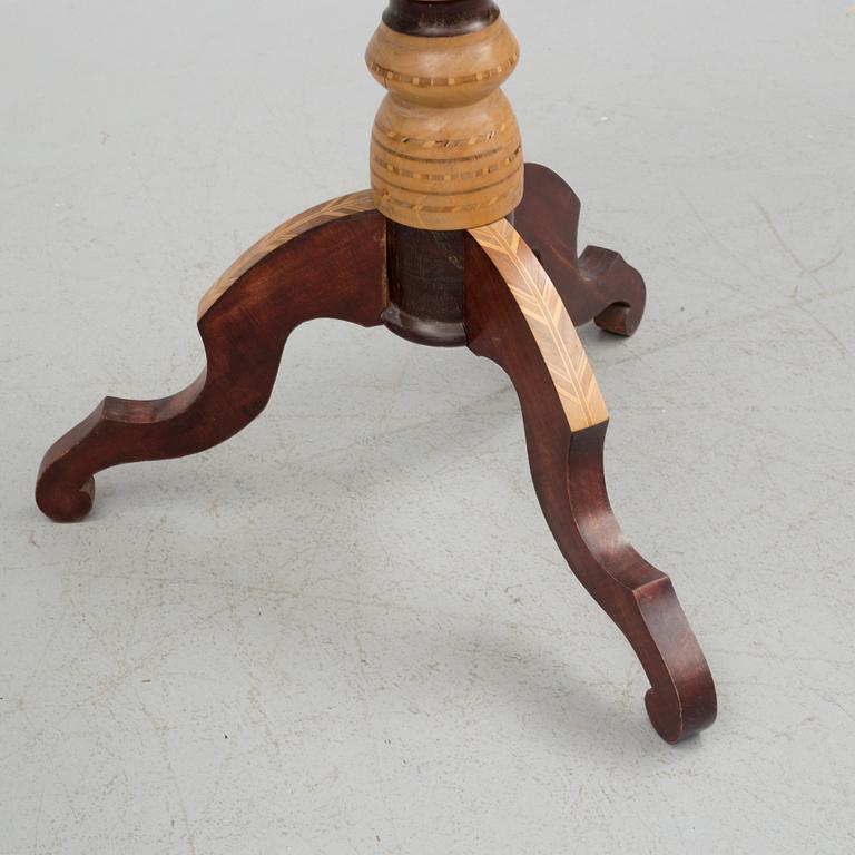 A early européean table.