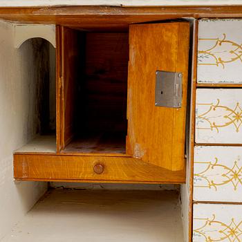 A late Gustavian secretaire, circa 1800.