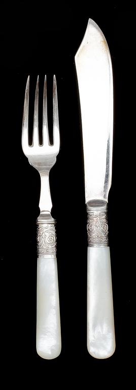 FISKBESTICK, 24 st, pläter och pärlemor. England. Omkring 1900.