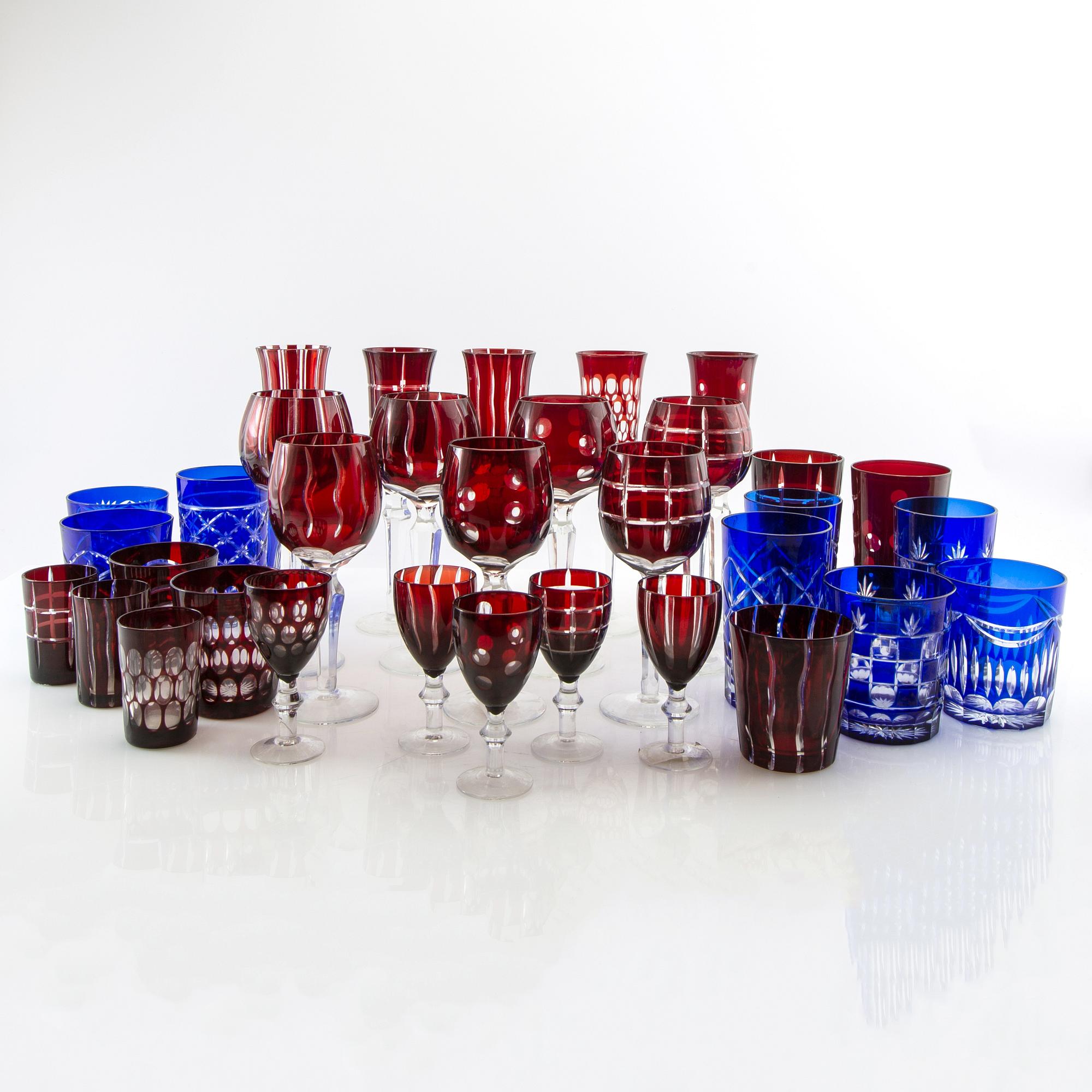 Service 34 pcs late 20th century cut glass.