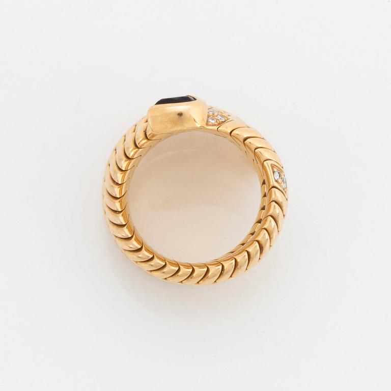 Bulgari ring "Spiga" 18K guld med en hjärtformad ametist och runda briljantslipade diamanter.