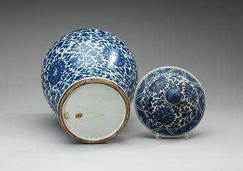 A blue and white jar with cover, Qing dynasty, 18th Century.