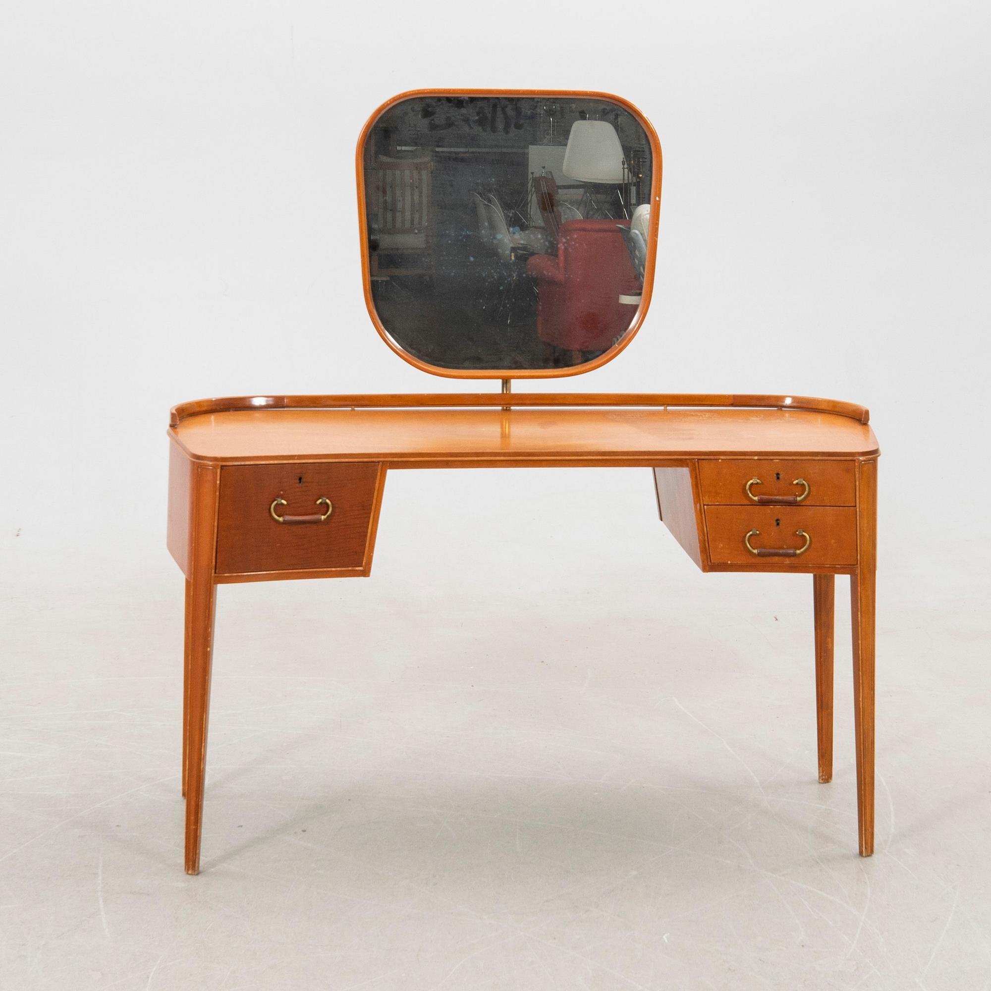 Axel Larsson, tillskriven, sminkbord, Bodafors, 1900-tal.