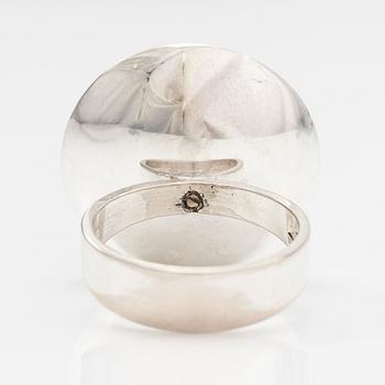 A silver and enamel ring. Kultateollisuus, Turku 1972.