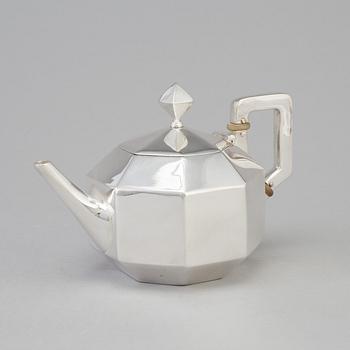 A Swedish octagonal shape small silver teapot, maker's mark K Anderson, Stockholm 1898.