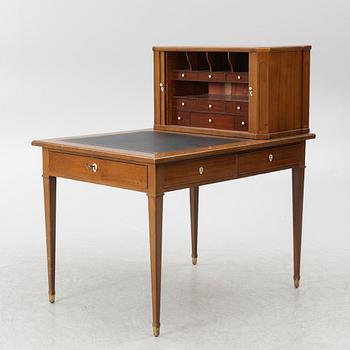 Skrivbord med uppsats, Sengustavianskt Stockholmsarbete, sent 1700-tal.