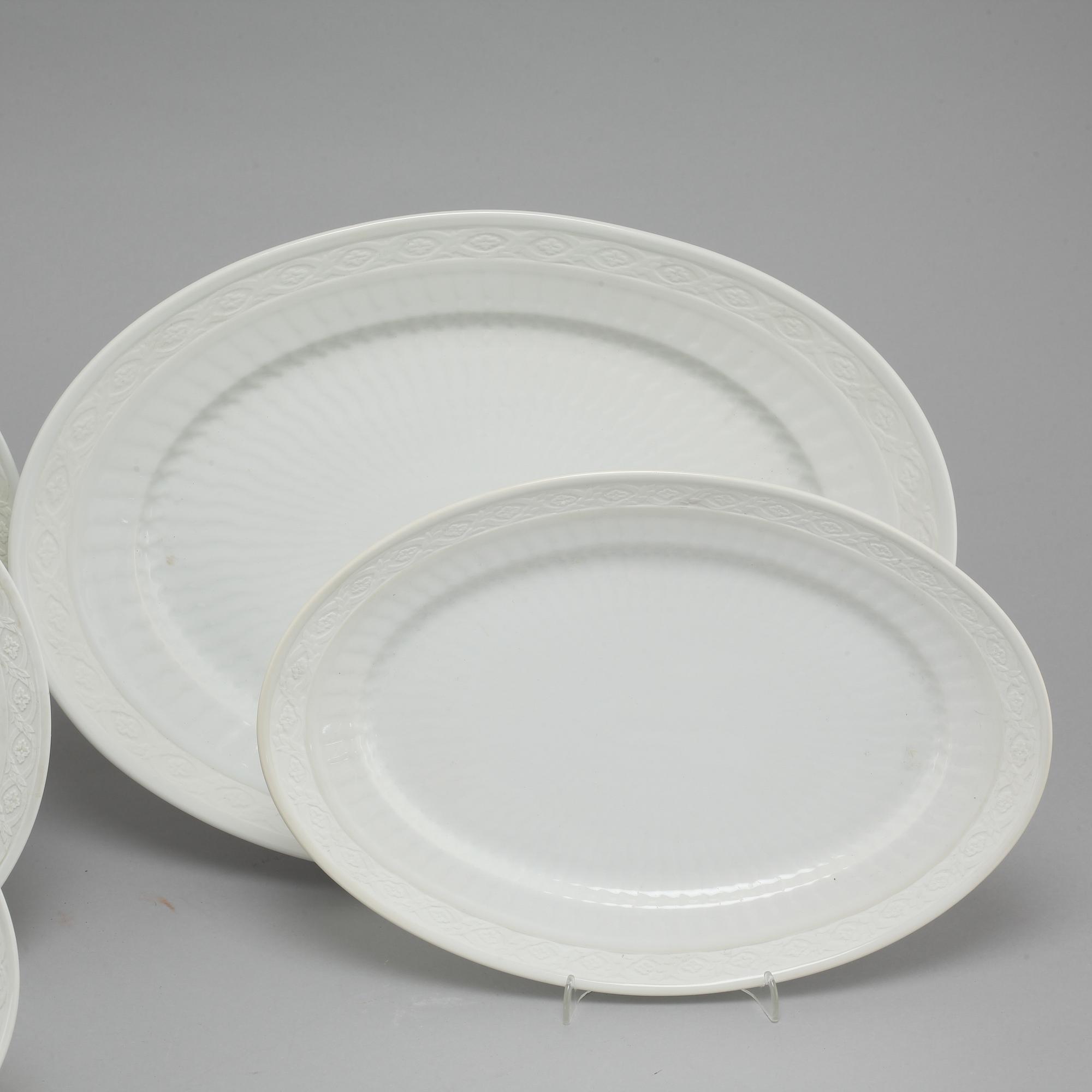 62 pieces dinner service named "Vifte".