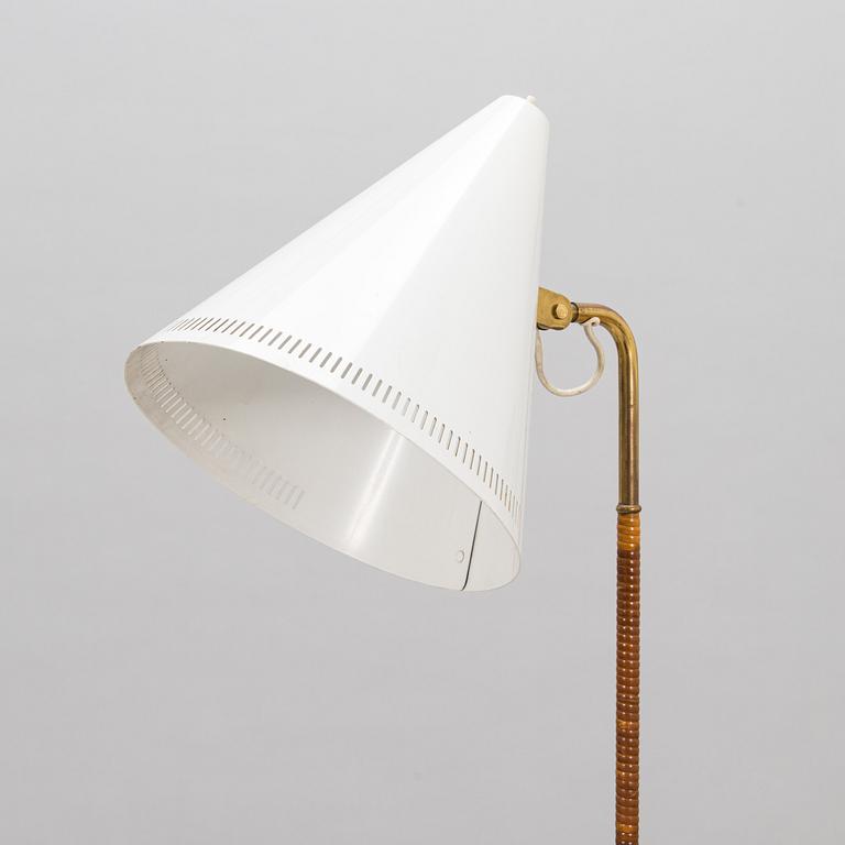 Paavo Tynell, golvlampa, modell K10-10, Idman, 1900-talets mitt.