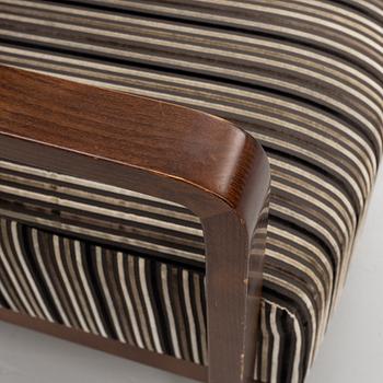 A pair of armchairs, Andreu World, Spain, 21st Century.