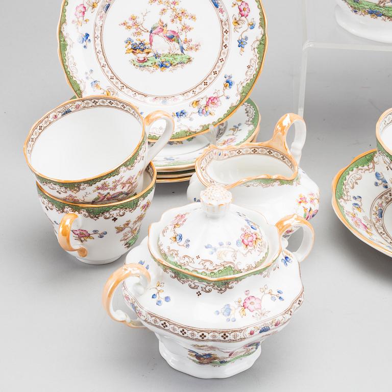 An english mid 20th century coffee and tea bone china "Eden", Spode service set. 52 parts.