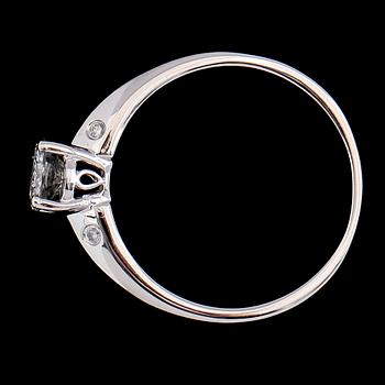 RING, 18K vitguld, solitär briljantslipad diamant ca 0.50 ct.