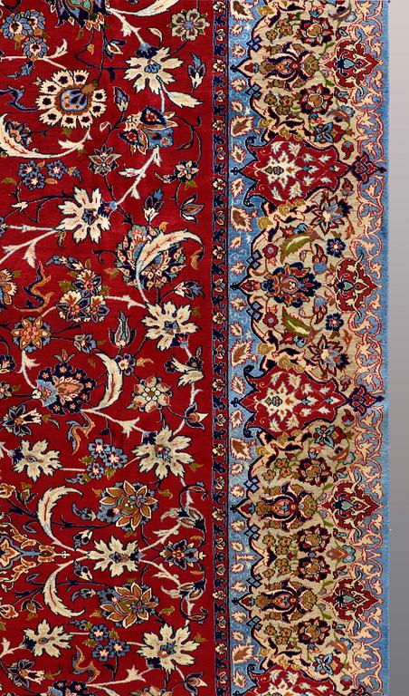 A CARPET, Esfahan, ca 460 x 320 cm.