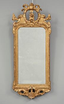 SPEGEL, gustaviansk, Johan Åkerblad (mästare i Stockholm 1756-1799). Hallstämplad Stockholm, otydl dat.