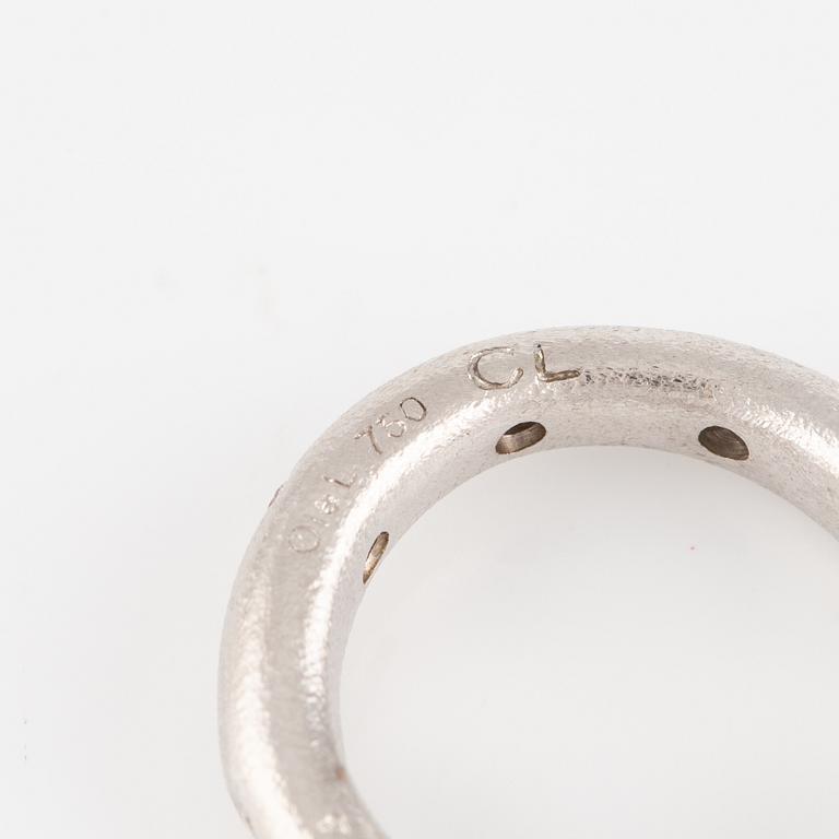 Ole Lyngaard två ringar "Love" nr 4, 18K vitguld med runda briljantslipade diamanter.