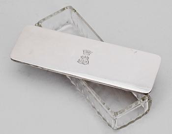 KUNGLIG DOSA, silver och glas, Gustaf Möllenborg Stockholm 1868. Silvervikt ca 98 gram.