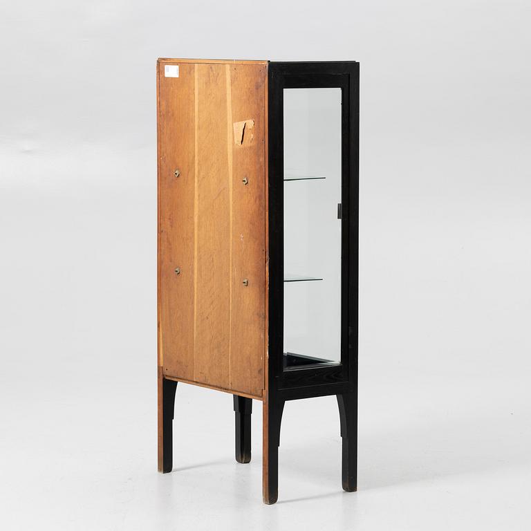 Display cabinet, 20th century.