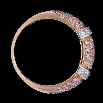 A Boucheron 'La Scala' pink and white diamond ring, tot. 1.51 cts, 2001.