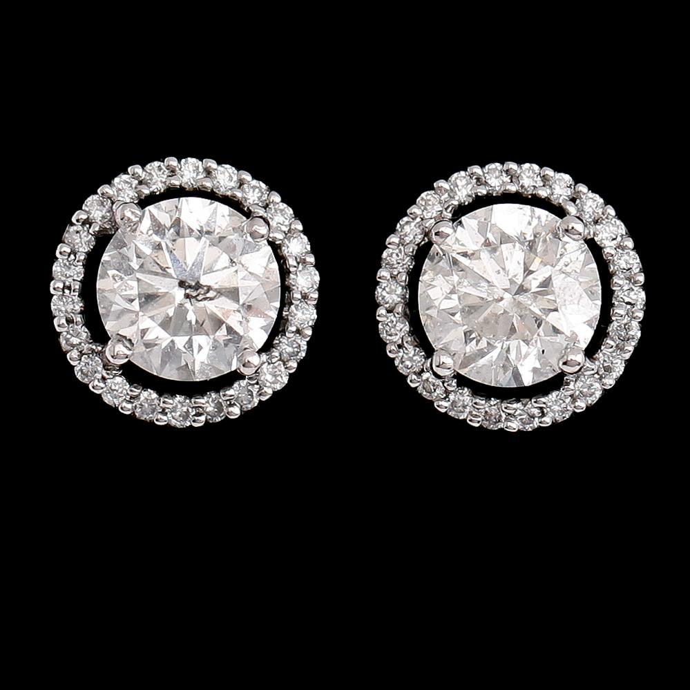 ÖRHÄNGEN, 1 par, 18 k vitguld, briljantslipde diamanter tot 2.30 ct.