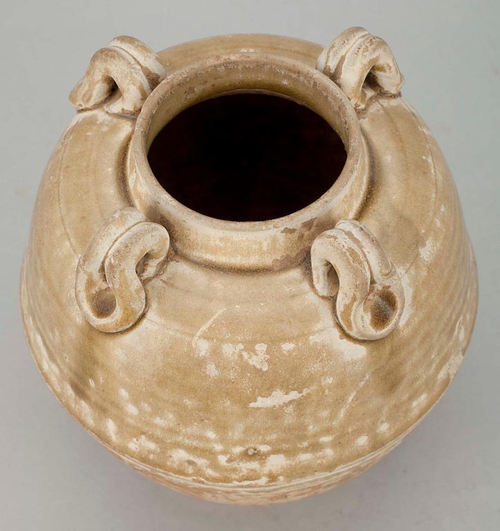 URNA, lergods, Kina, möjligen  Yuan dynastin  (1271-1368).