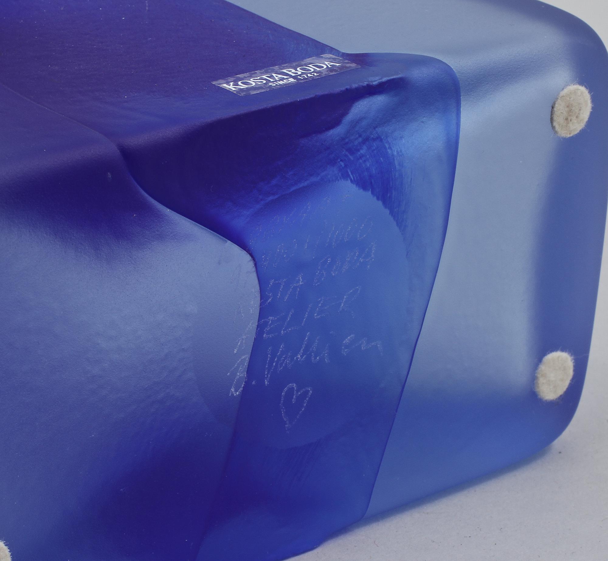 FLASKA, glas, Bertil Vallien, Kosta Boda Atelier, sent 1900-tal.