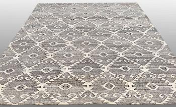 MATTA, slätväv, ca 333 x 256 cm.