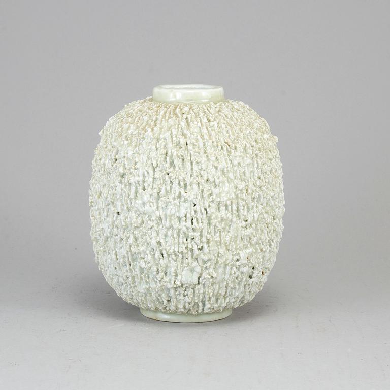 GUNNAR NYLUND, a chamotte stoneware vase 'Igelkott', Rörstrand.
