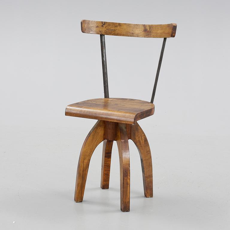 SKRIVBORDSSTOL, 1900-talets första hälft.