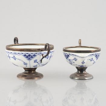 A 'Blue Fluted Half Lace' / 'Musselmalet' sugar bowl and creamer, Royal Copenhagen, around 1900.