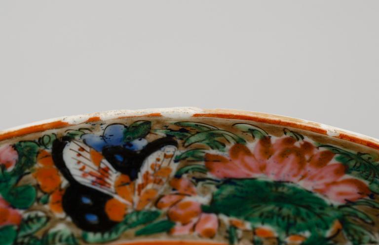 TALLRIKAR, 2 st samt SKÅLFAT, porslin, Kina, 1800-tal.