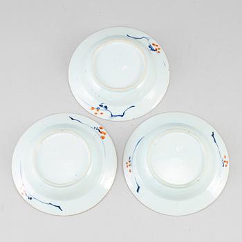 Three imari export porcelain dishes, Qing dynasty, Qianlong (1736-95).